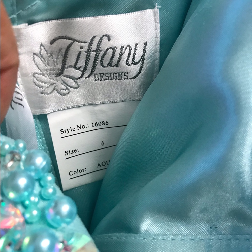 Dress - Picture 3 of 3